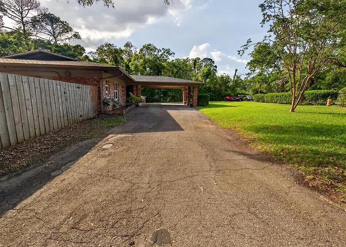 Sprawling 5br Oasis Near Fsu & Trails Ferienhaus