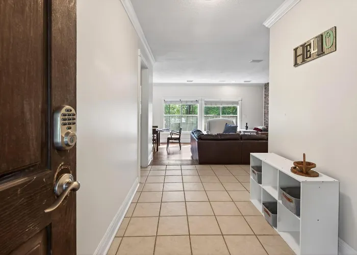 Sprawling 5br Oasis Near Fsu & Trails