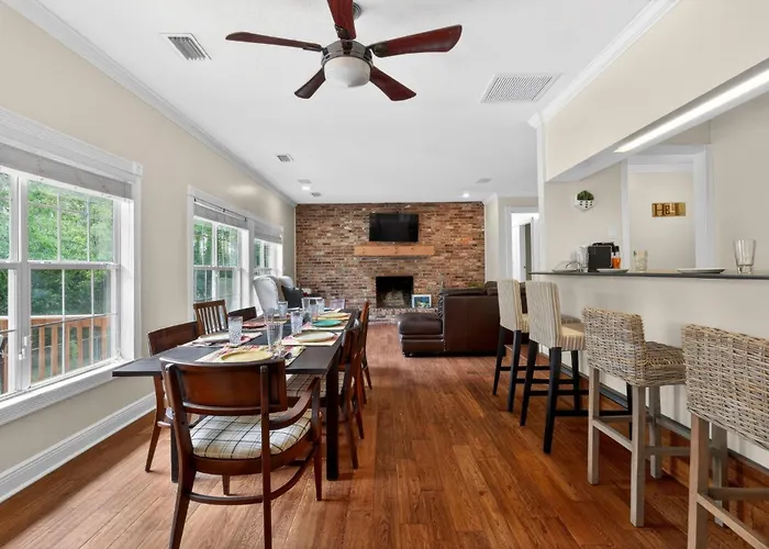 Sprawling 5br Oasis Near Fsu & Trails *