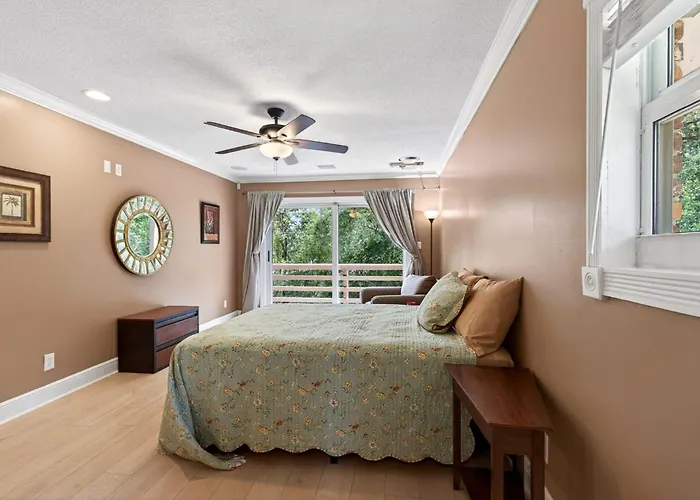 Sprawling 5br Oasis Near Fsu & Trails *