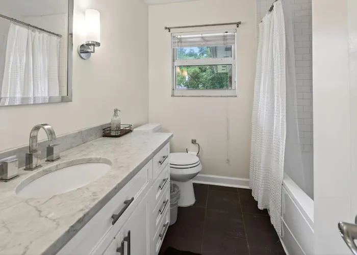 Sprawling 5br Oasis Near Fsu & Trails Ferienhaus